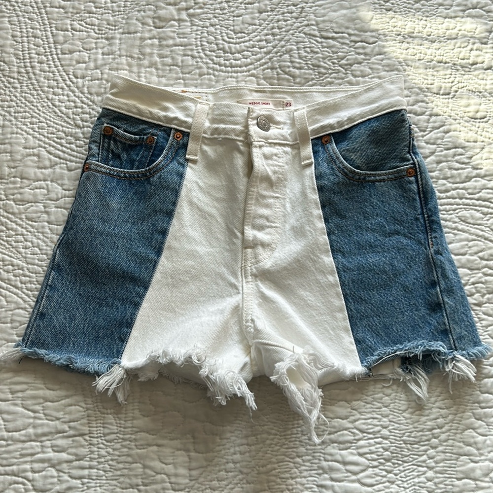 Women’s Levi Wedgie Shorts